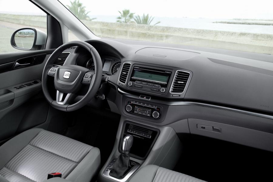  Seat Alhambra 2010 года  (фото 41 из 113)